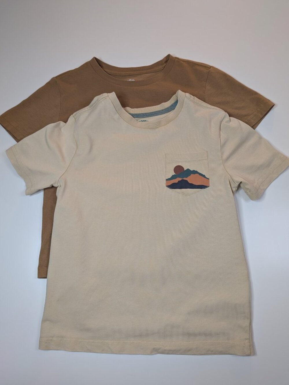 C&C California Boys Size 5/6 T-Shirt 2 Pack Mountain Graphic Neutral Tees